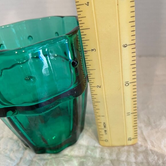 Set Of 4 Vintage Green Glass Small Tumblers Shot glasses or Candle Holders with - Picture 9 of 10